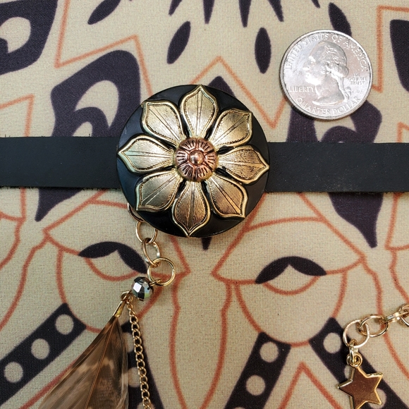 New Flower Power Concho Choker - Picture 11 of 11